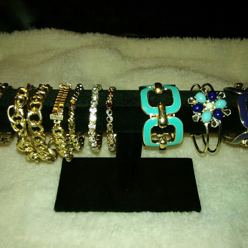 Bracelets - Picture 7 of 8